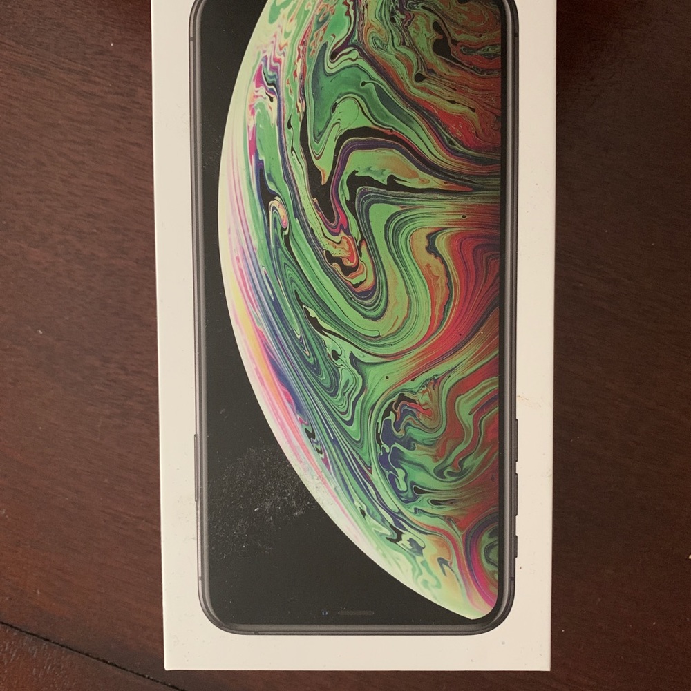 Iphone xsmax 256 gb new never used